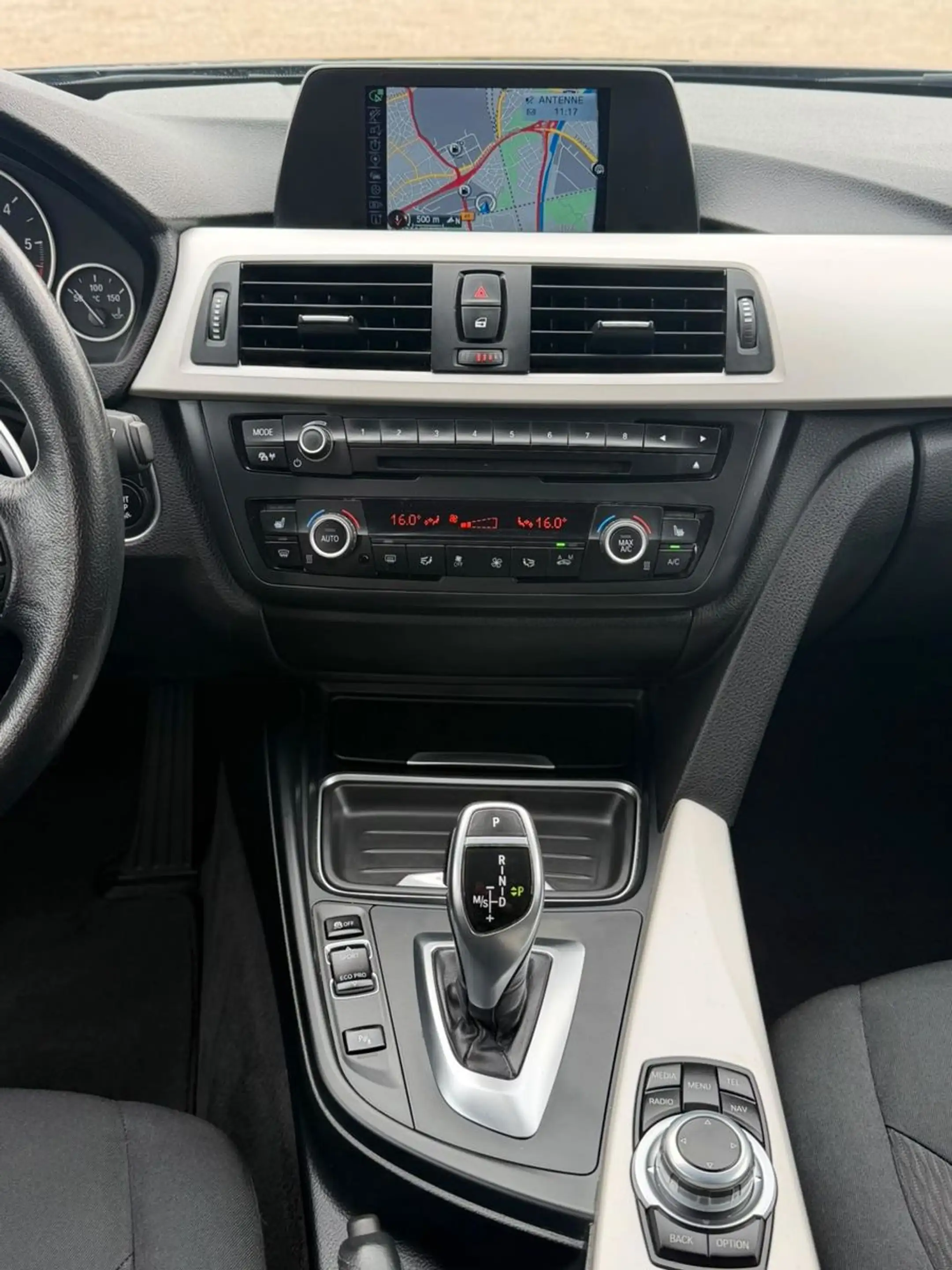 BMW 325 d Touring Sportpaket* 8 Fach* — photo 15