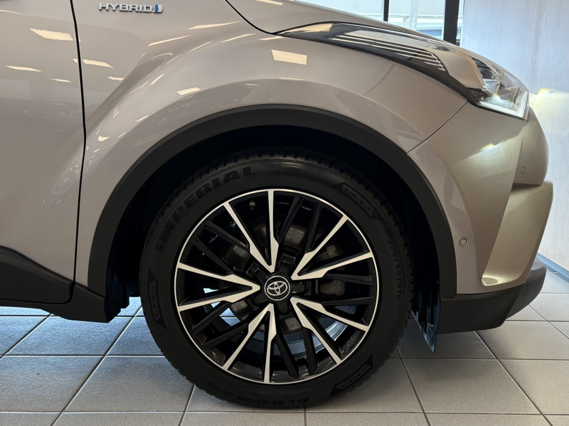 Toyota C-HR 1.8 Hybrid Executive — photo 12