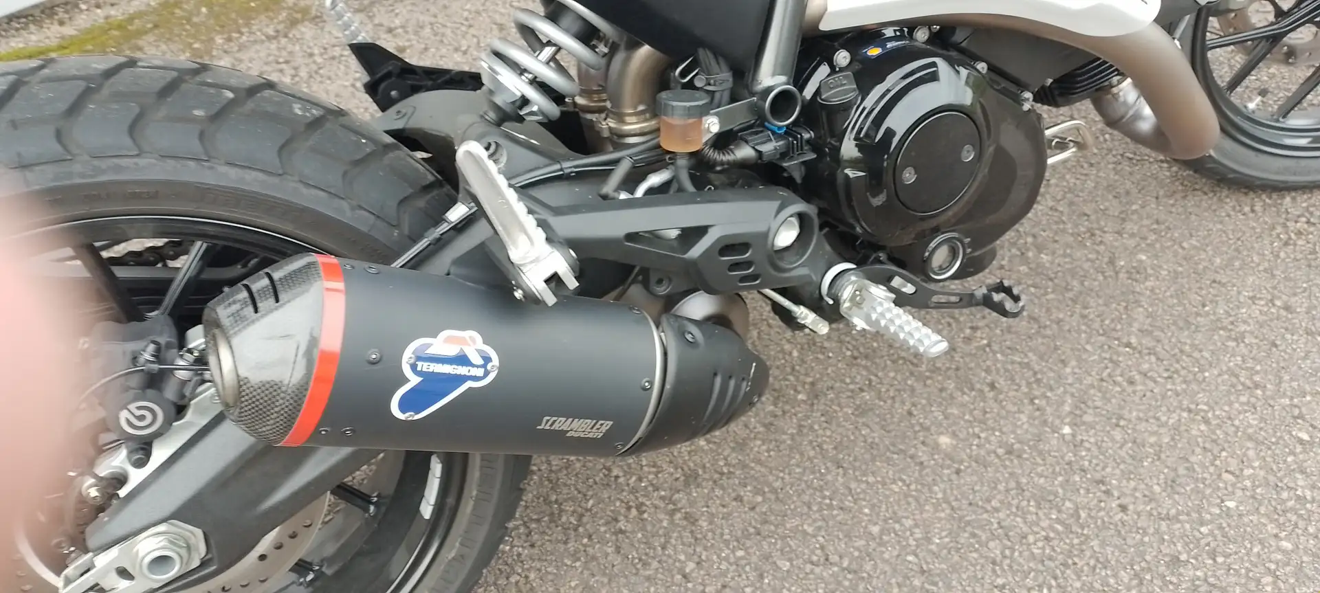 Ducati Scrambler Zwart - 2