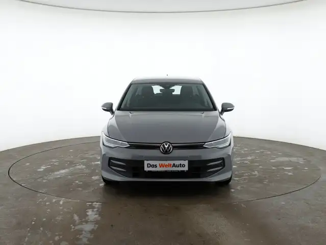 Volkswagen Golf view 2