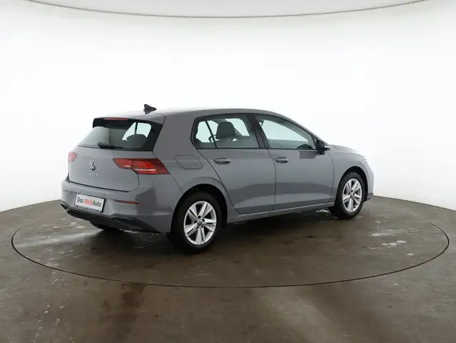 Volkswagen Golf view 4