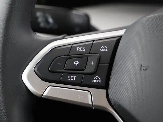 Volkswagen Golf view 14