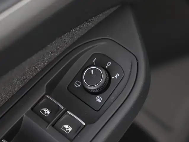 Volkswagen Golf view 11
