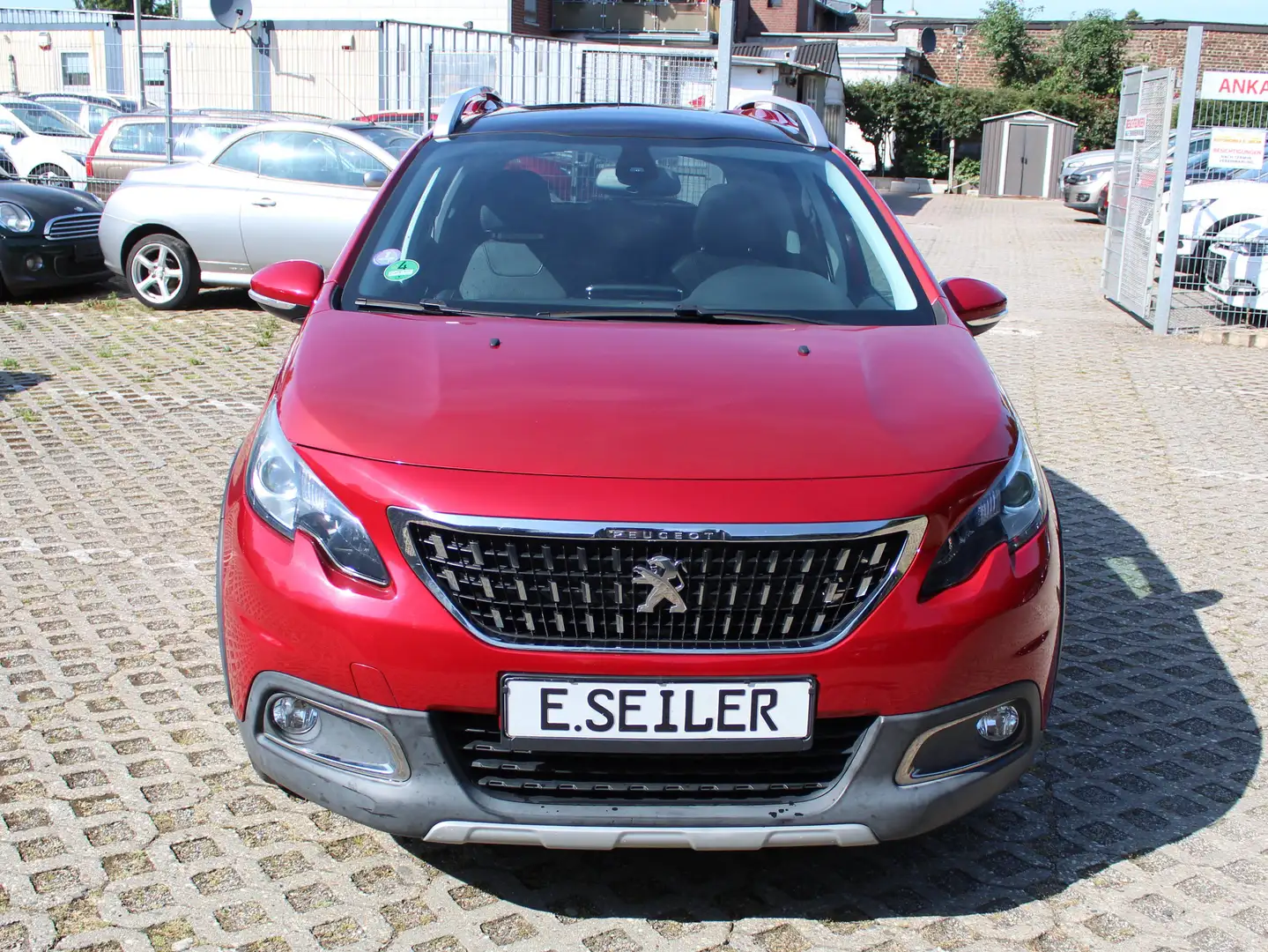 Peugeot 2008 2008 1,2i Pure/AUT/VOLLLEDER/NAVI/SITZHEIZ/PANO Rot - 2
