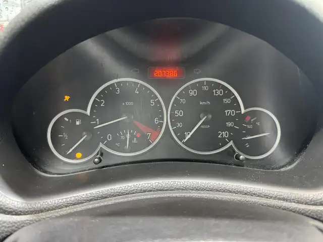Peugeot 206 view 13