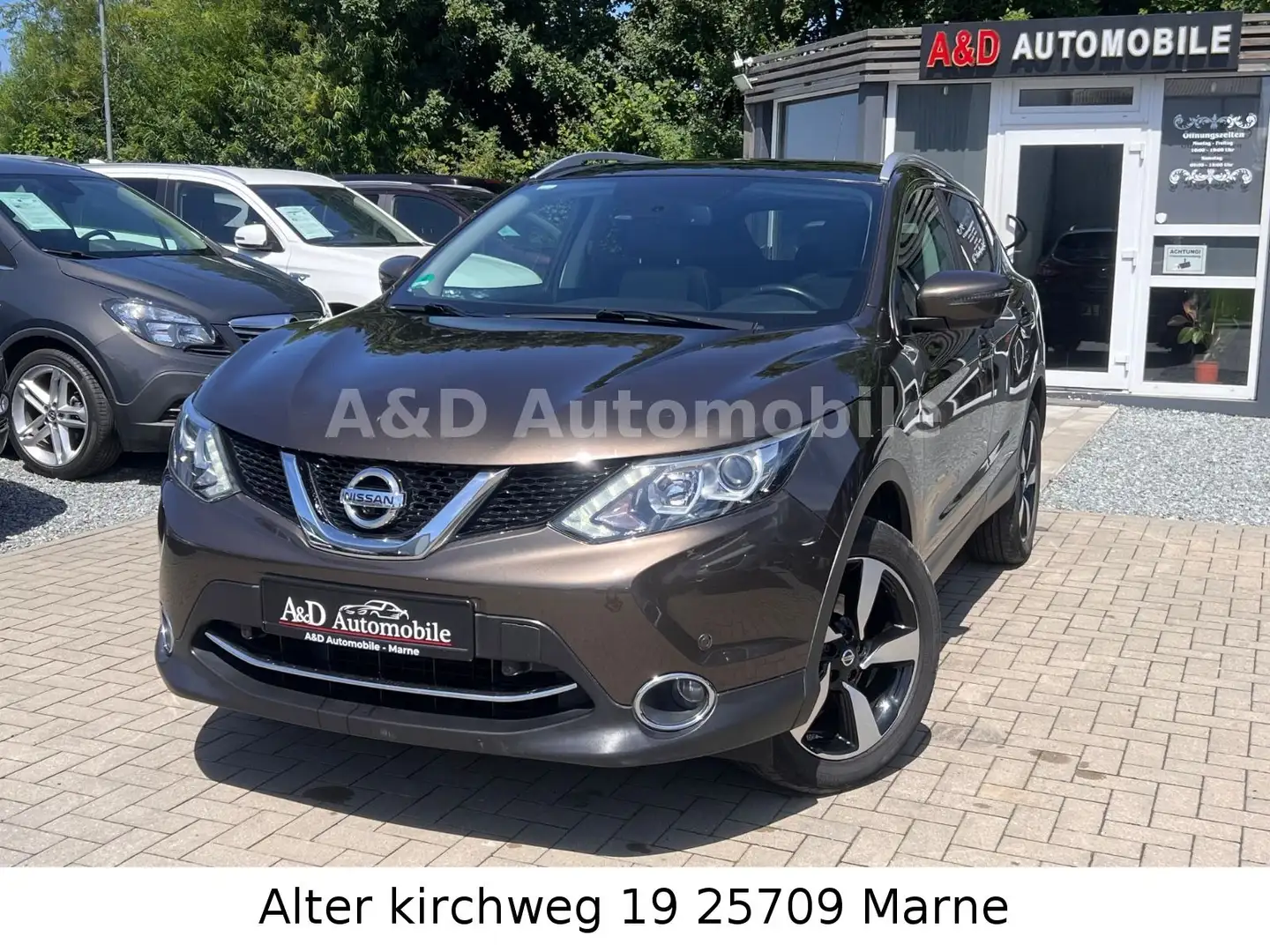 Nissan Qashqai 360° AHK NAVI PANO. SHZ PDC 1HAND BT LED Bruin - 1