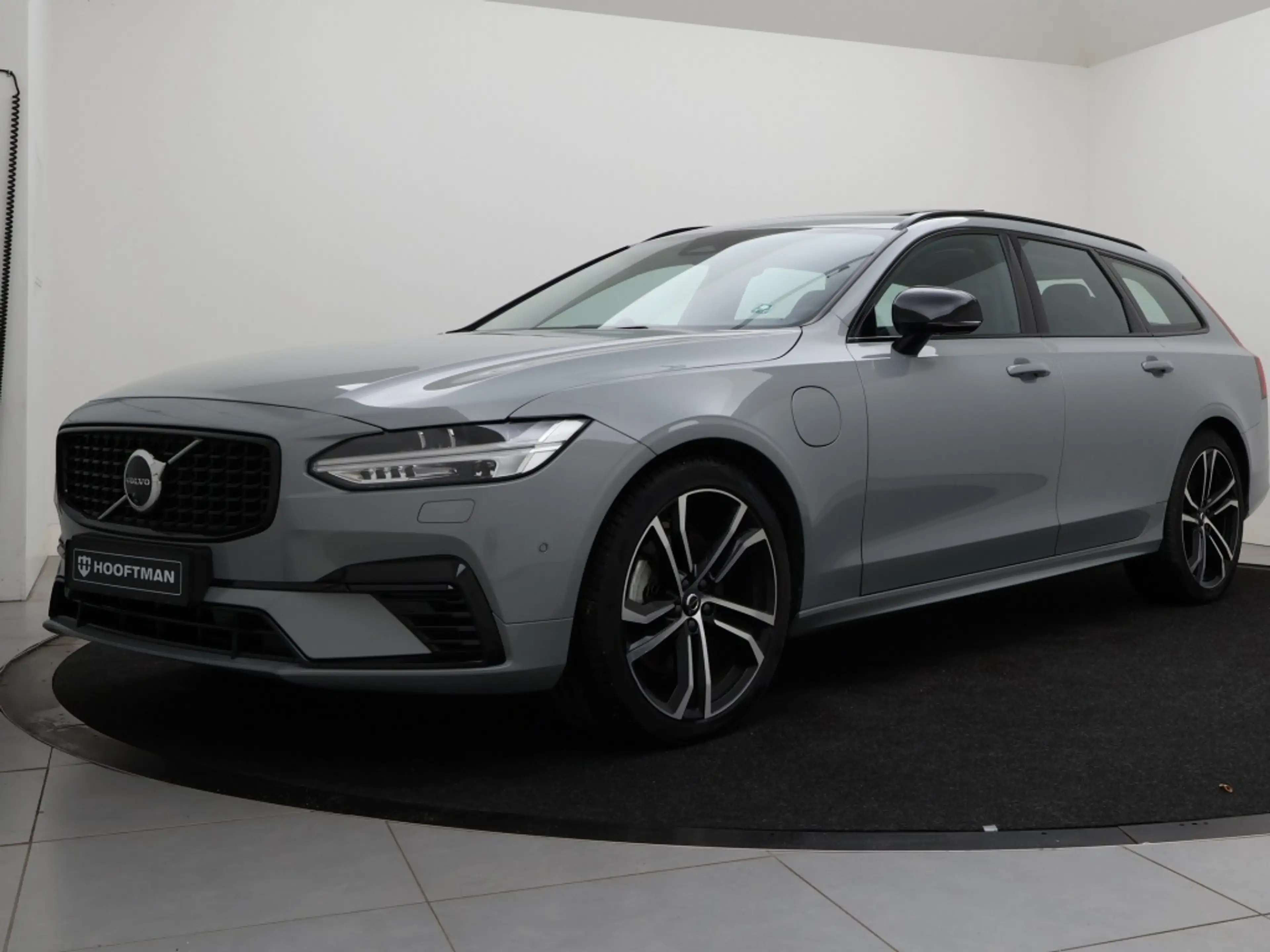 Volvo V90 T8 PLUG-IN HYBRID ULTRA EXECUTIVE EDITION BOWERS&W — photo 2