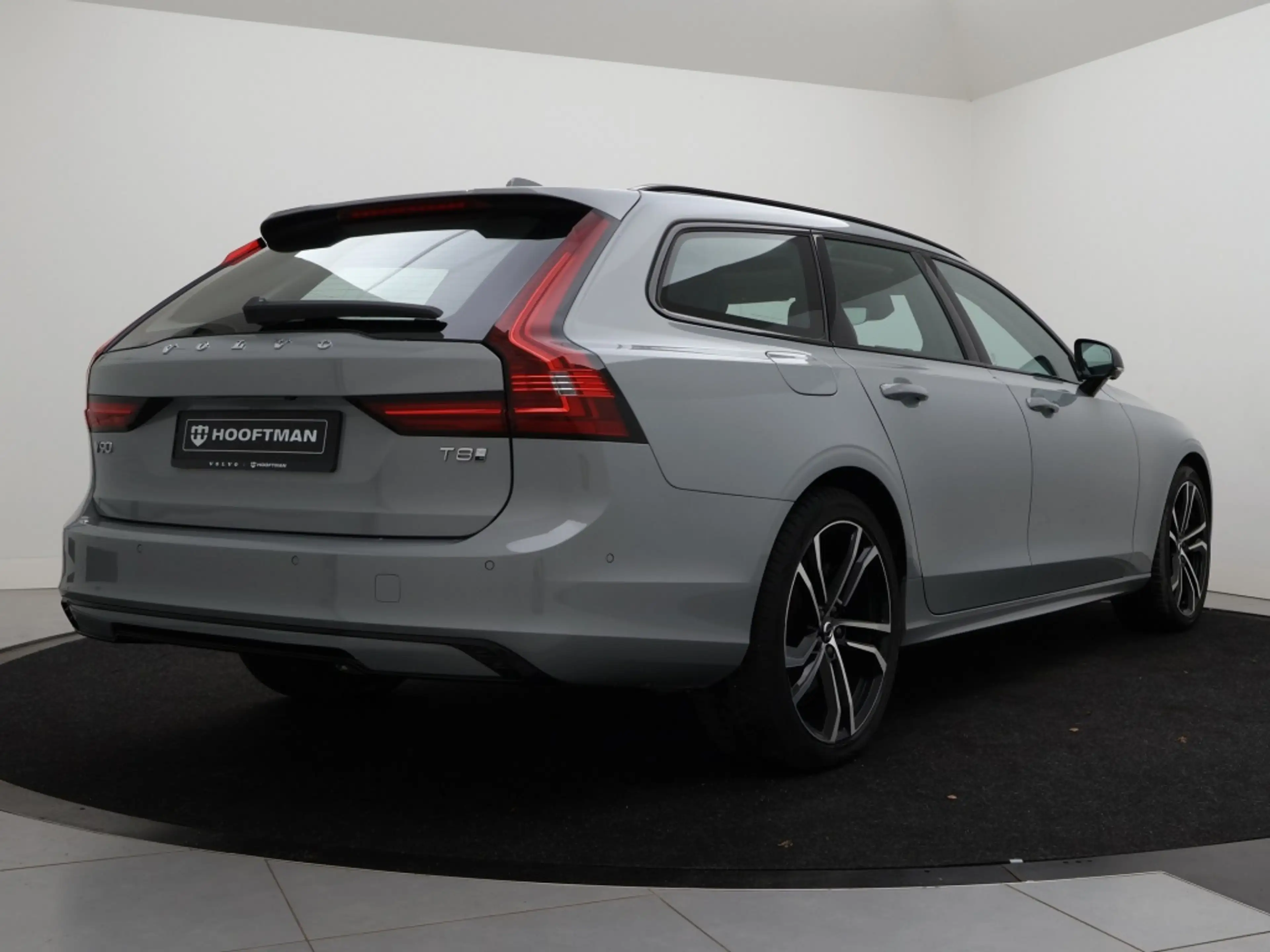 Volvo V90 T8 PLUG-IN HYBRID ULTRA EXECUTIVE EDITION BOWERS&W — photo 4