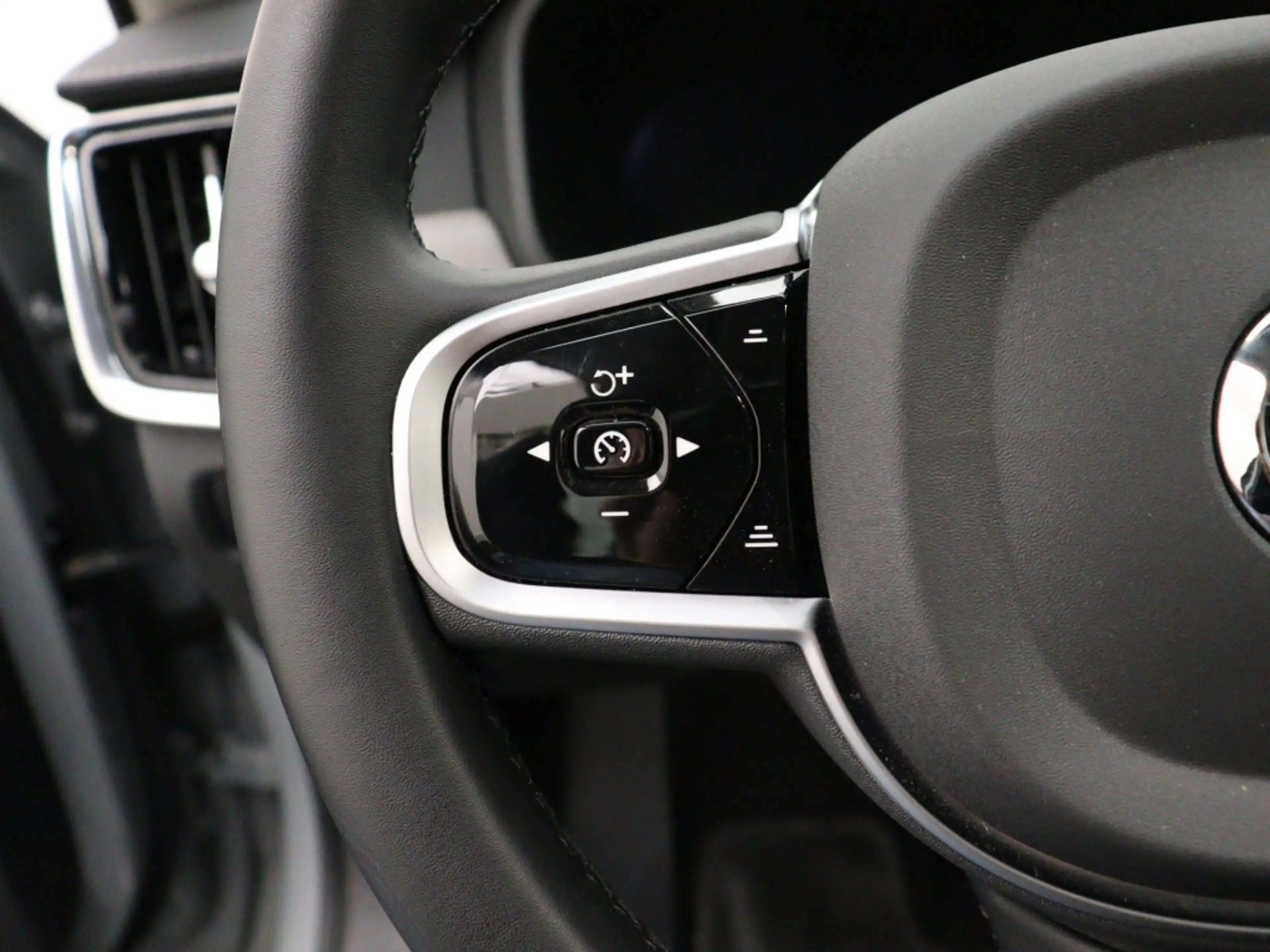 Volvo V90 T8 PLUG-IN HYBRID ULTRA EXECUTIVE EDITION BOWERS&W — photo 14