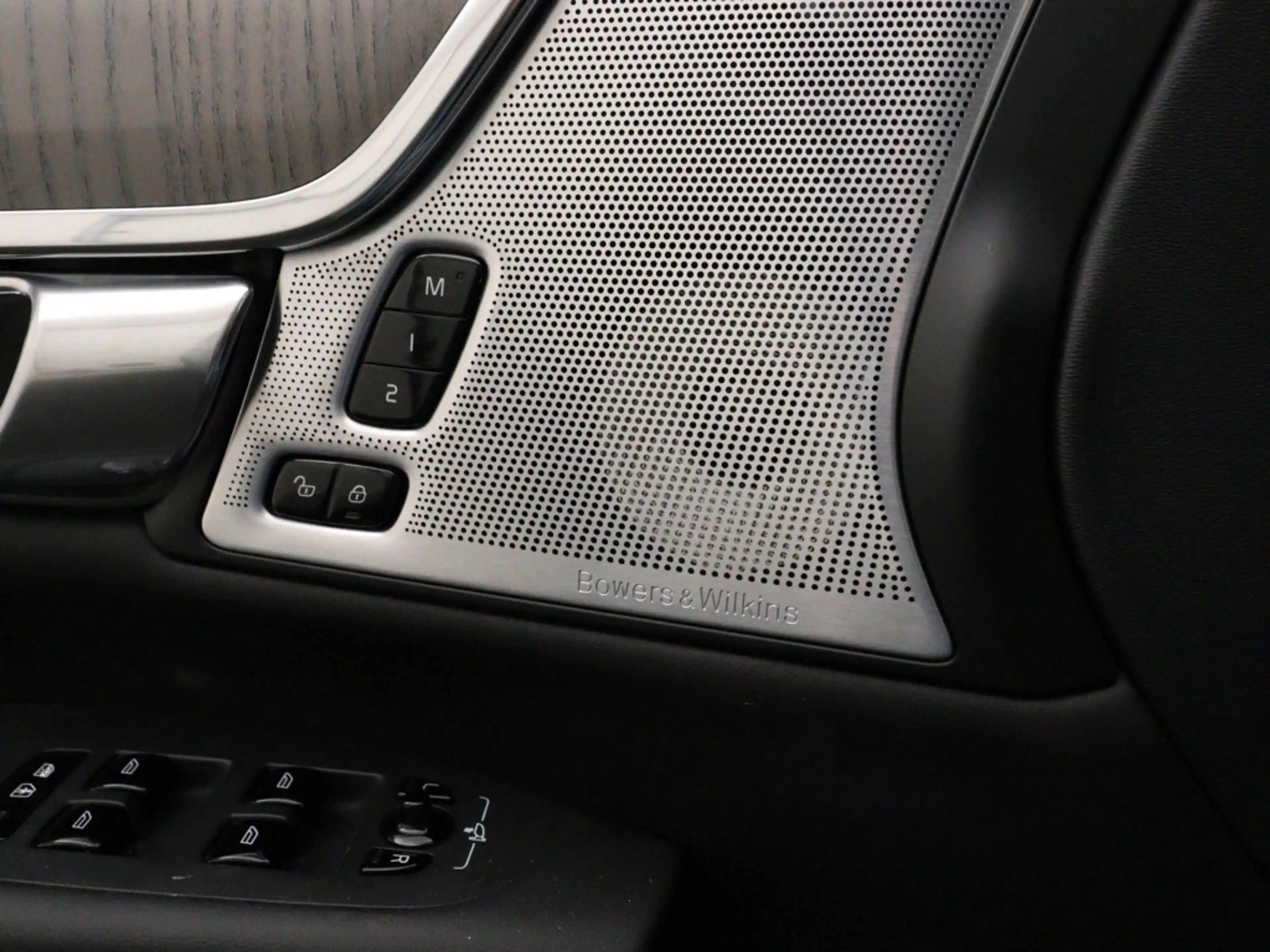 Volvo V90 T8 PLUG-IN HYBRID ULTRA EXECUTIVE EDITION BOWERS&W — photo 11
