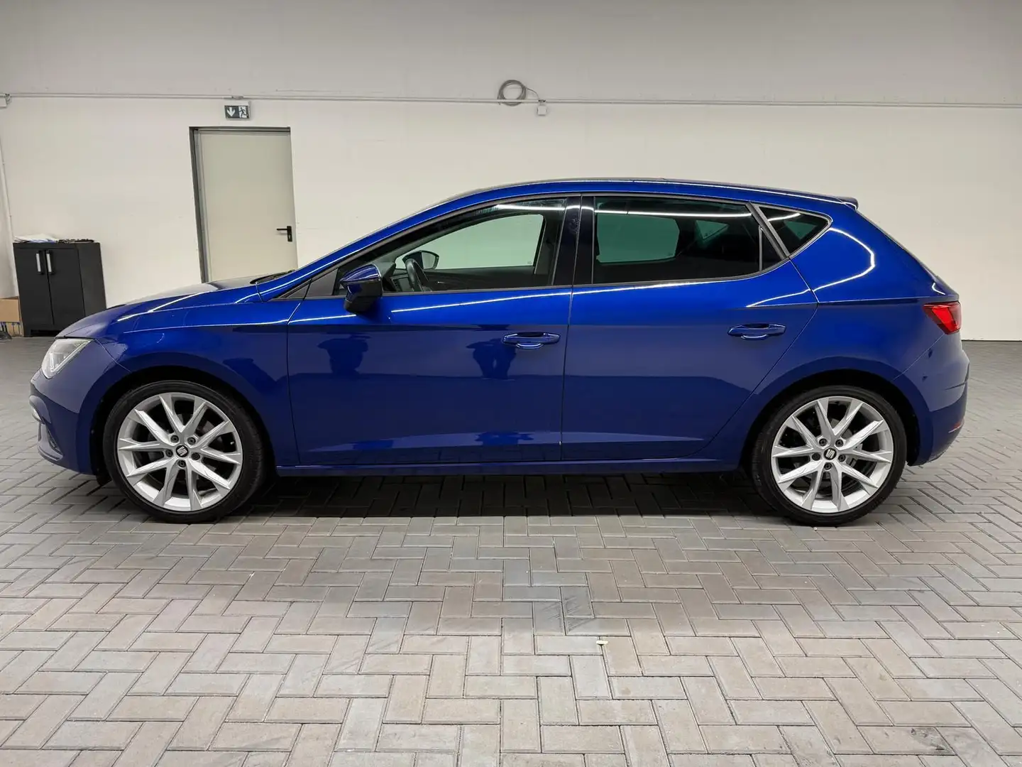 SEAT Leon FR LED/Navi/SHZ/PDC/VirCo/Beats/Pano/AHK/18 Blau - 2
