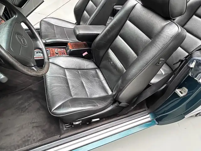 Mercedes-Benz E view 13