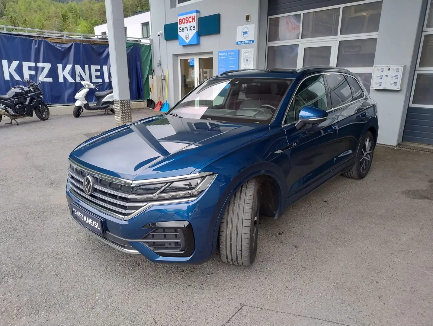 Volkswagen Touareg 4Motion V6 TDI SCR R-Line Aut. Blau - 2