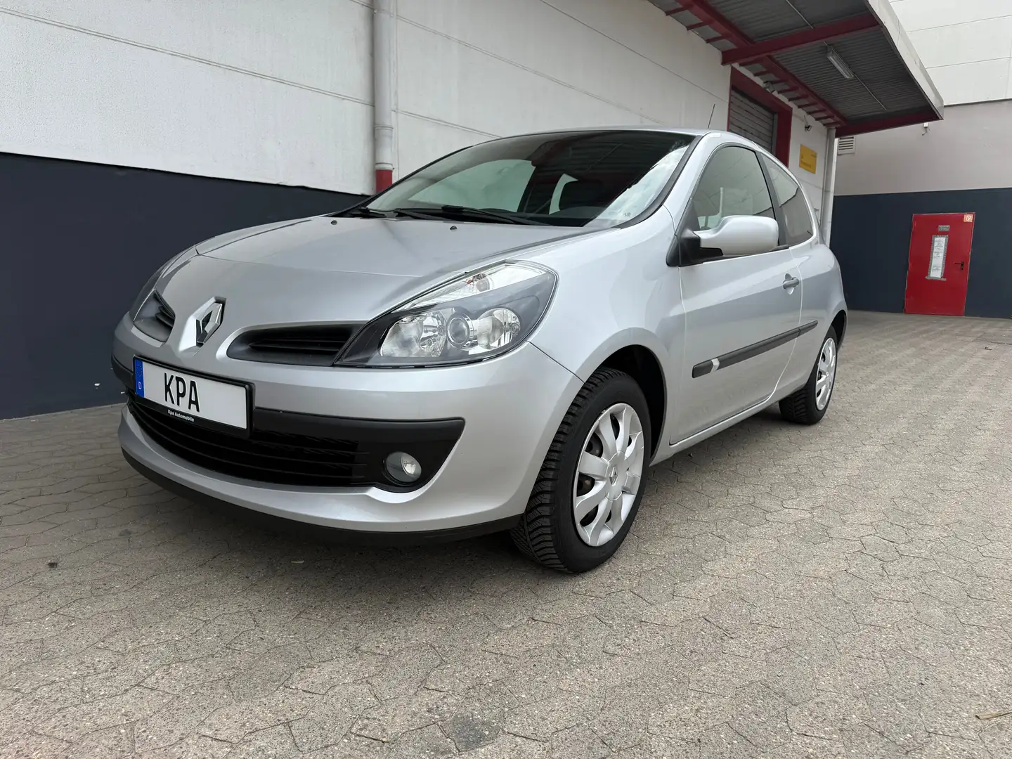 Renault Clio 1.6 16V*Automatik*Dynamique*10tkm*1 Hd.*Tüv NEU Silber - 1