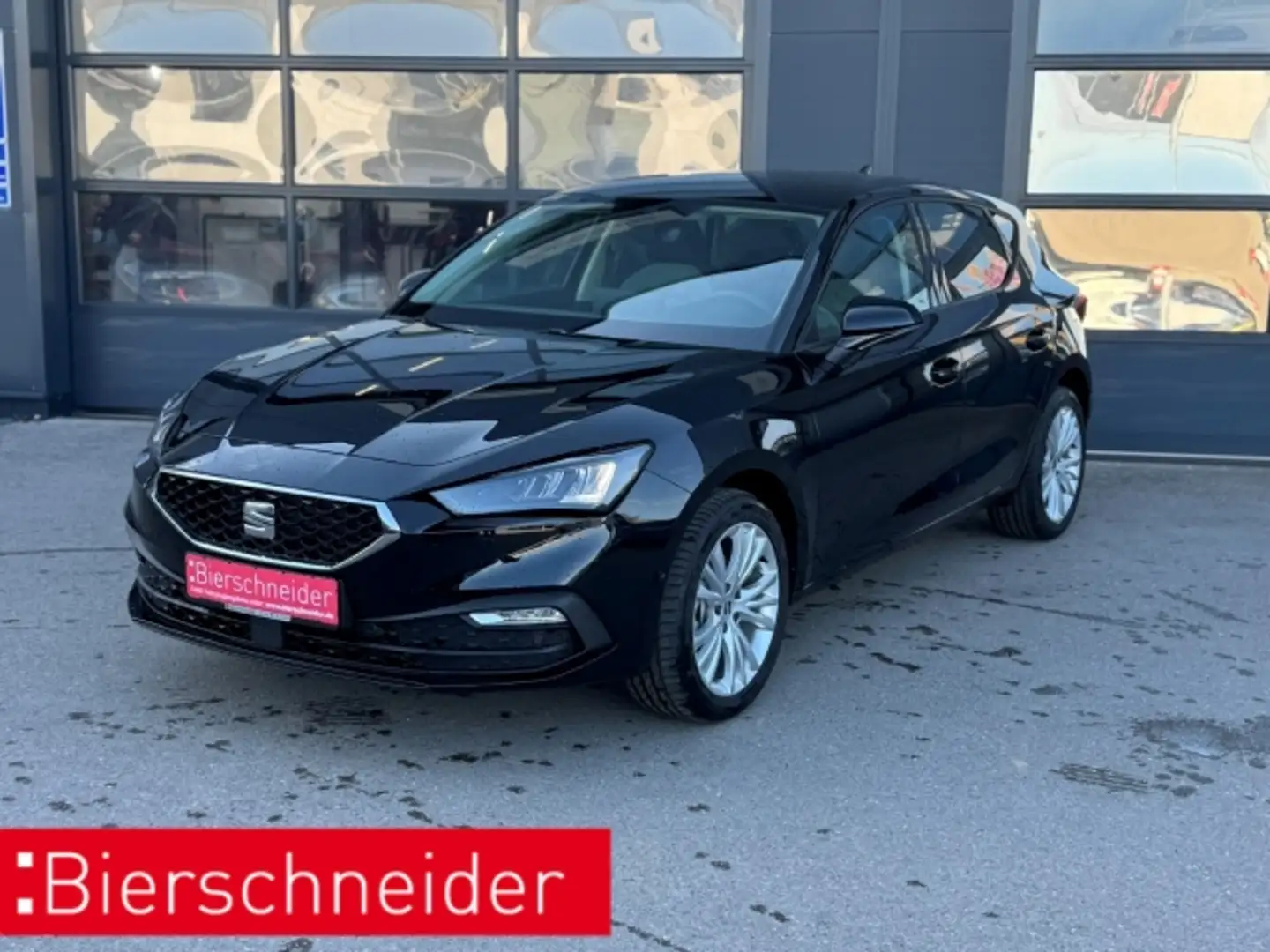 SEAT Leon 1.5 eTSI DSG Style Edition LED NAVI PARKLENK VIRT. Schwarz - 1