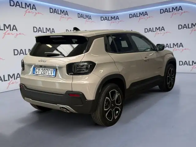 Jeep Avenger view 5