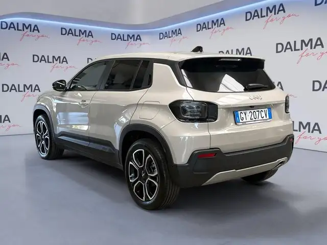 Jeep Avenger view 3