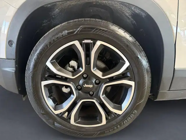 Jeep Avenger view 9