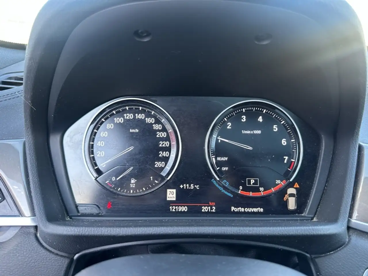 BMW X1 снимка BMW X1