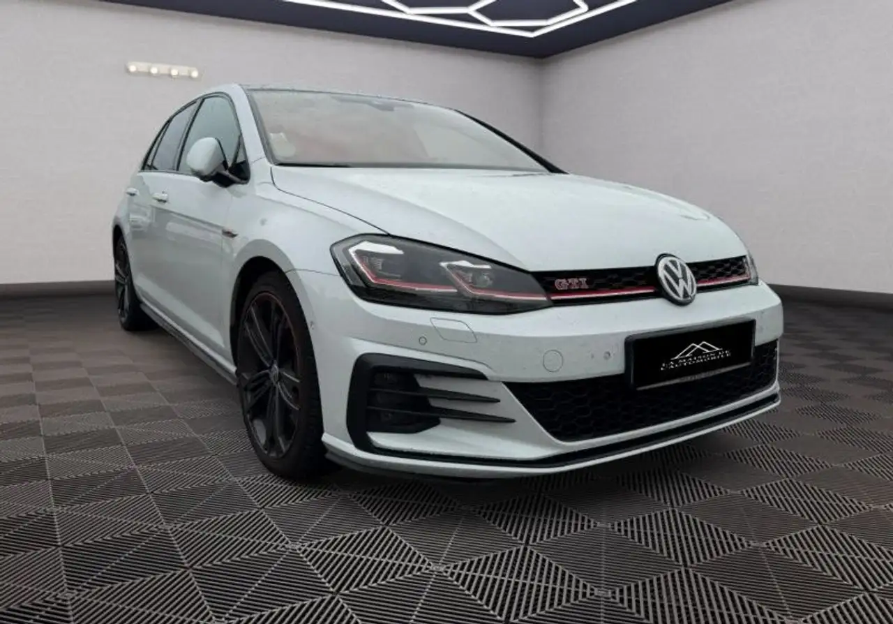 Volkswagen Golf GTI — photo 2