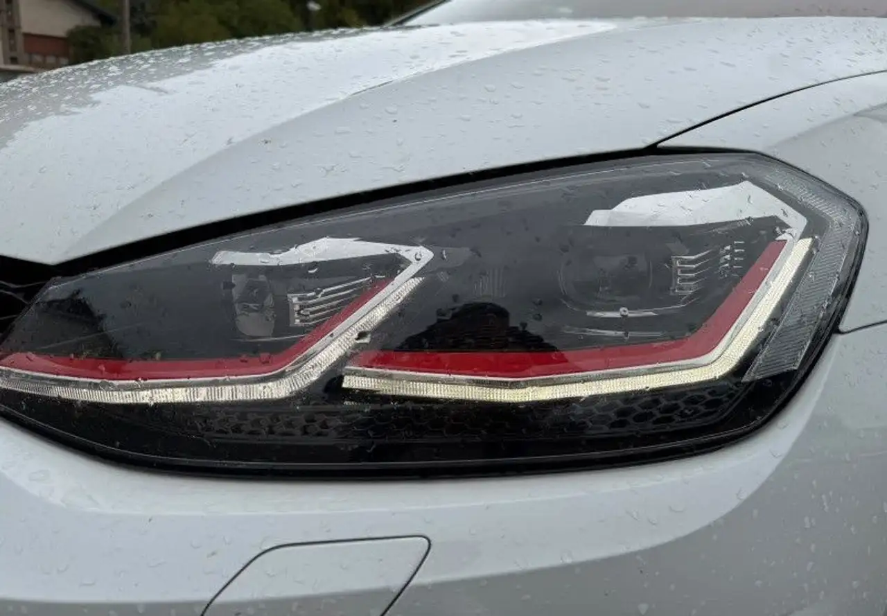 Volkswagen Golf GTI — photo 22