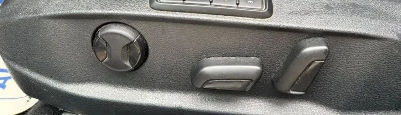 Volkswagen Golf GTI — photo 17
