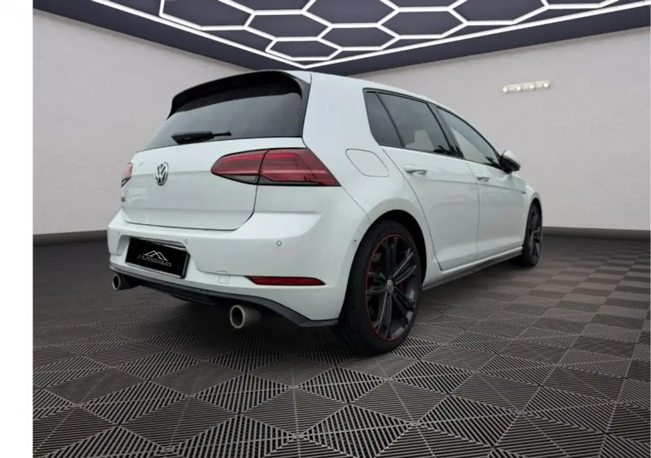 Volkswagen Golf GTI — photo 4