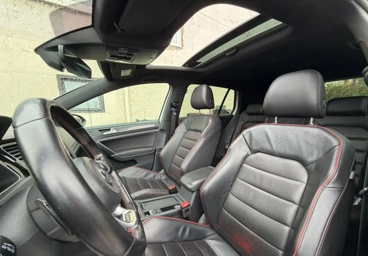 Volkswagen Golf GTI — photo 12