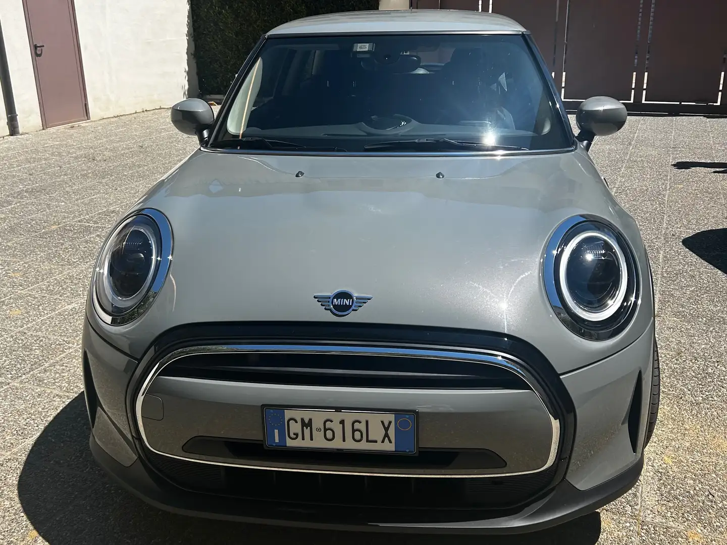 MINI Cooper Mini IV F56 2021 3p 3p 1.5 Essential Mid P auto Šedá - 1