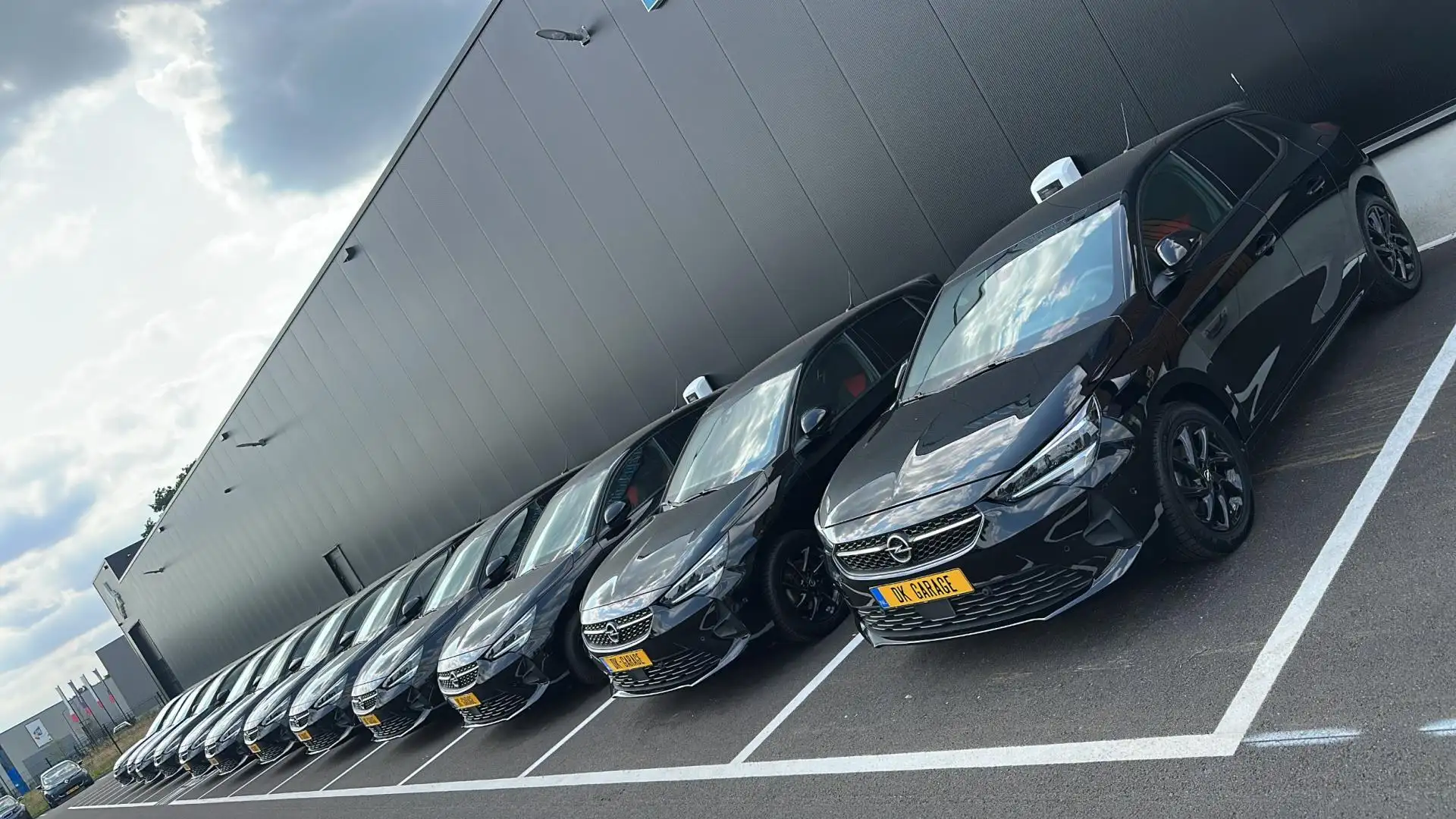 Opel Corsa 1.2 GS Line|BLACK EDITION|AUTOMAAT|CARPLAY|360 CAM Zwart - 2