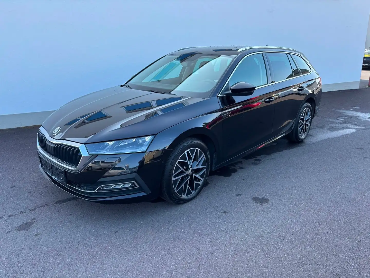 Skoda Octavia 4x4 Style TDI DSG Schwarz - 1