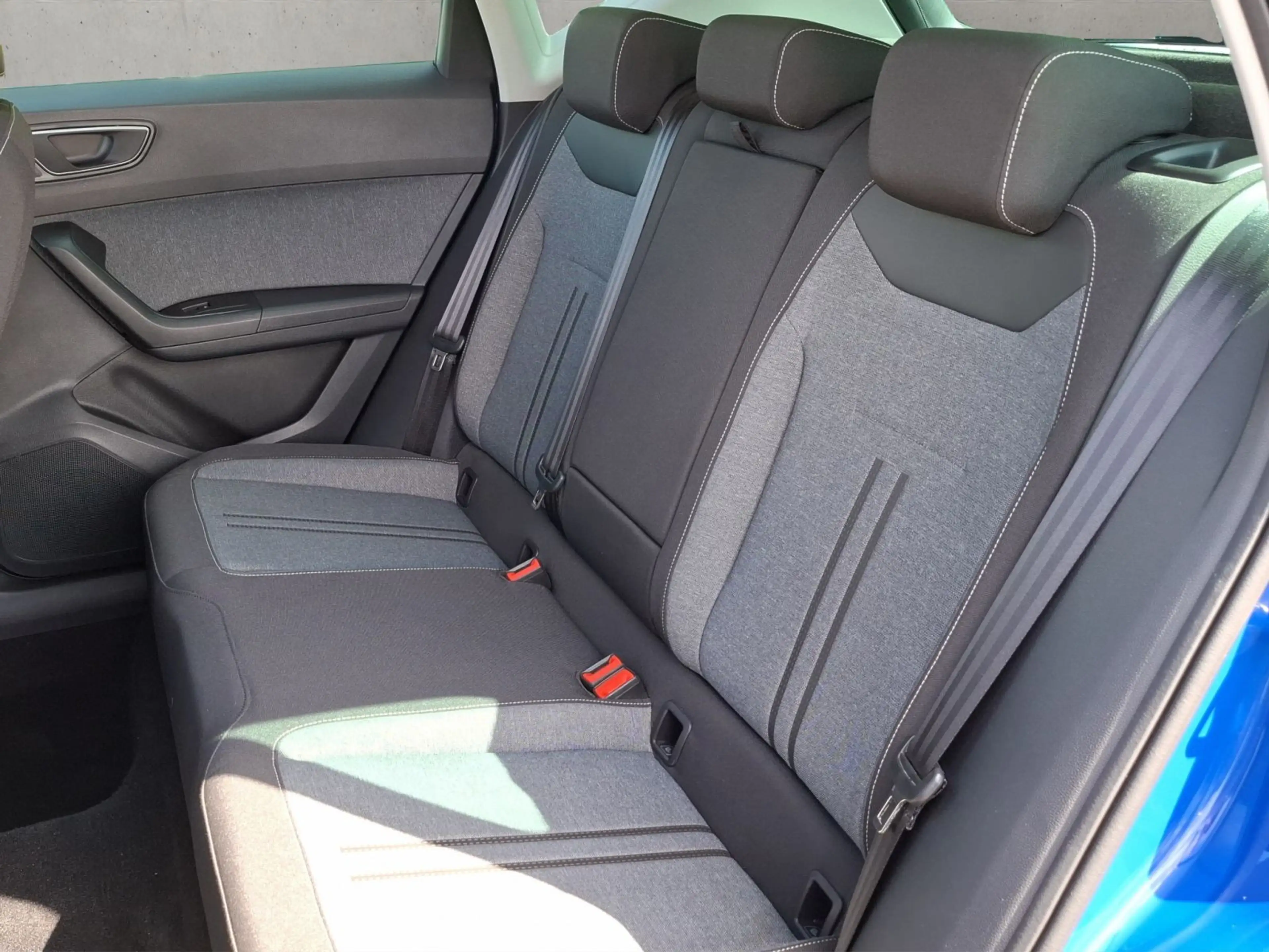 SEAT Ateca Style 1.5 TSI DSG, Allwetterreifen, Navi — photo 14