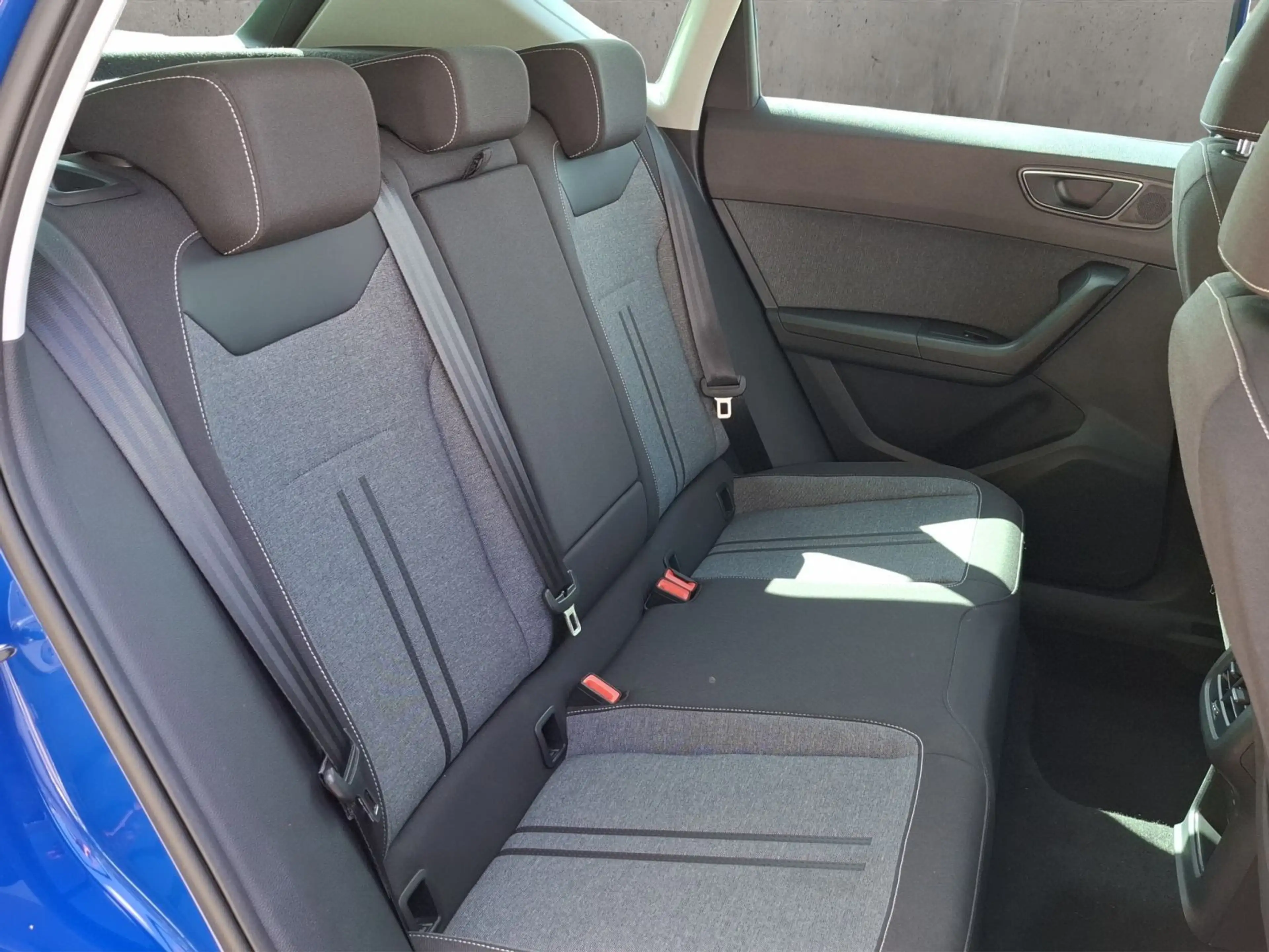 SEAT Ateca Style 1.5 TSI DSG, Allwetterreifen, Navi — photo 18