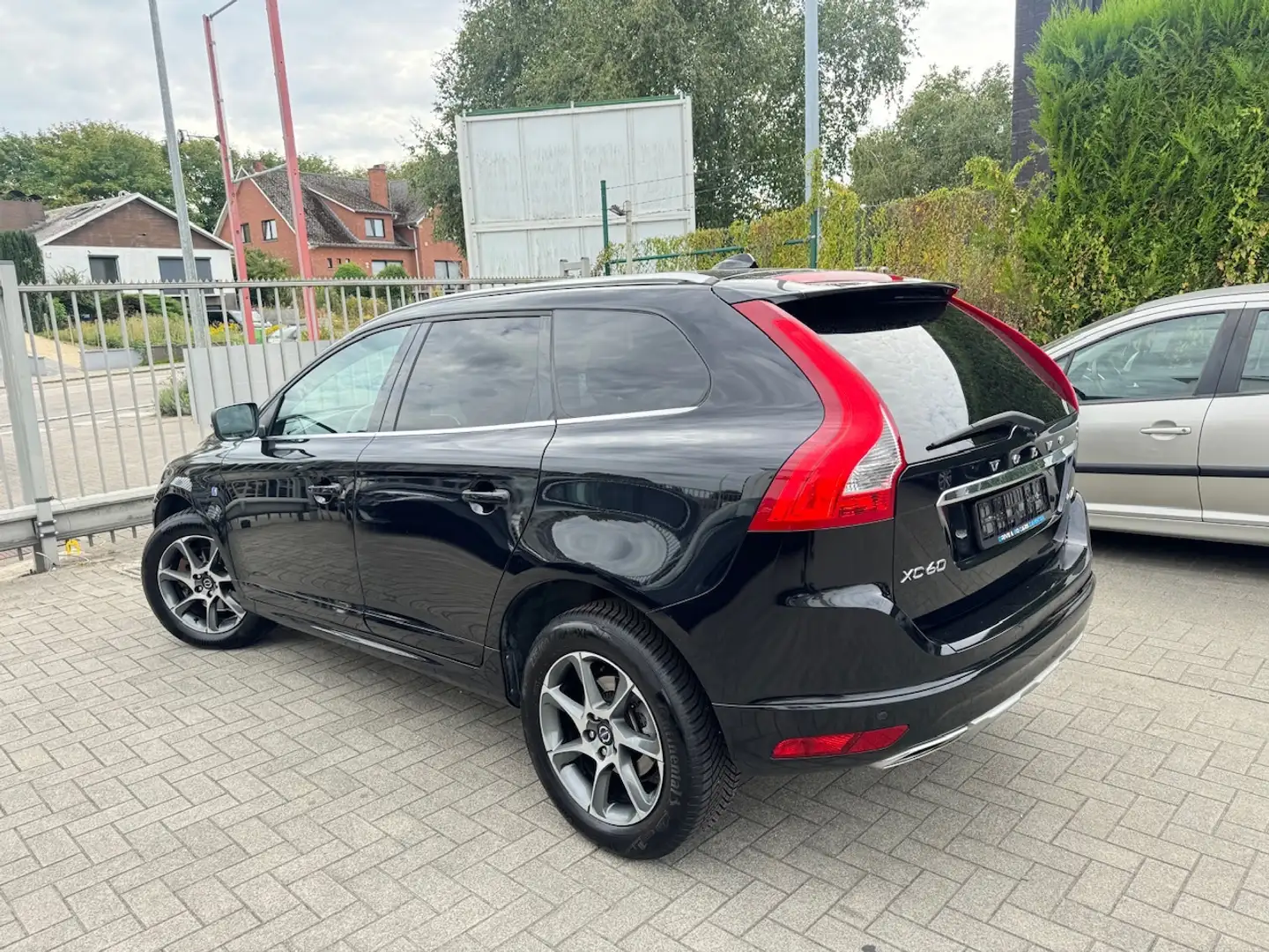 Volvo XC60 XC60 D4 Geartronic Ocean Race Noir - 2