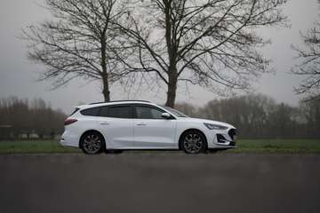 Turnier 1.0 EcoBoost Hybrid ST-LINE X