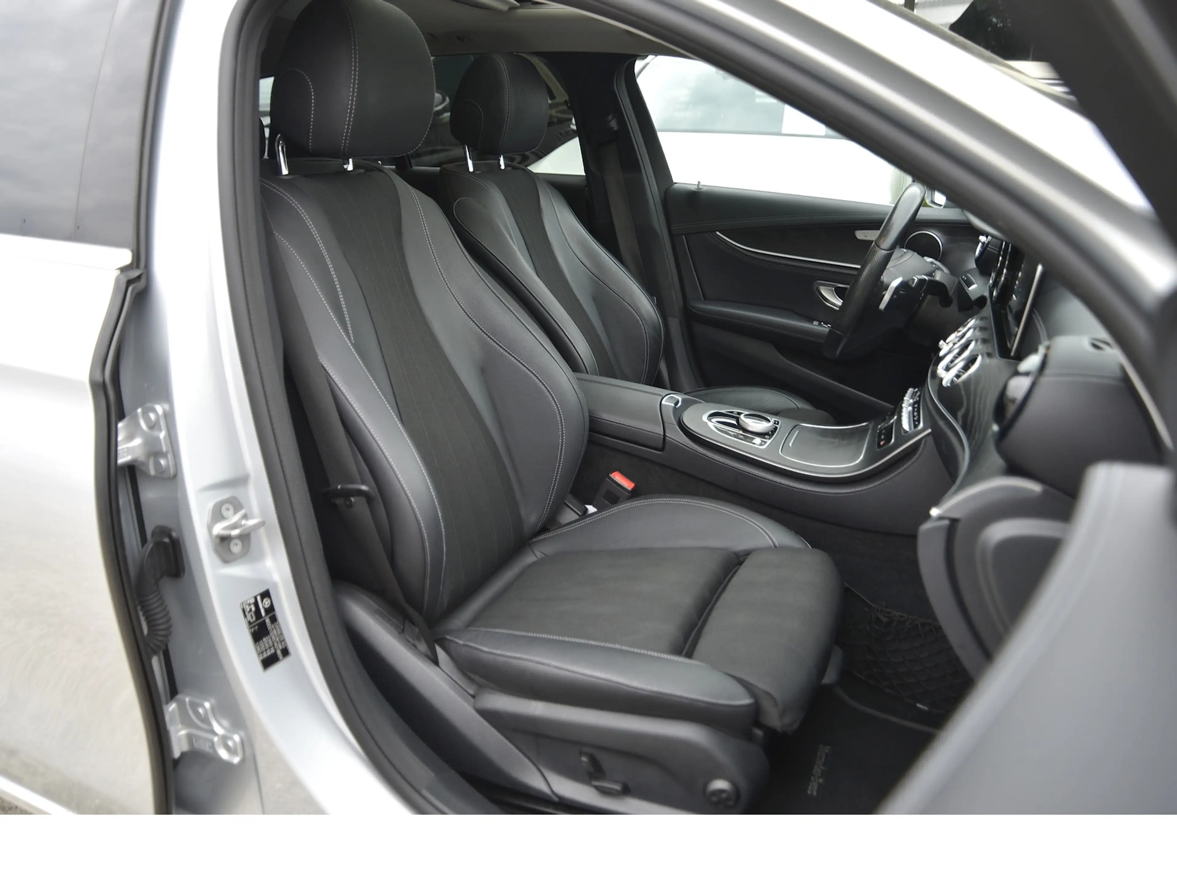 Mercedes-Benz E 250 T Exclusive (SHD Distronic LED Park el.HK — photo 8