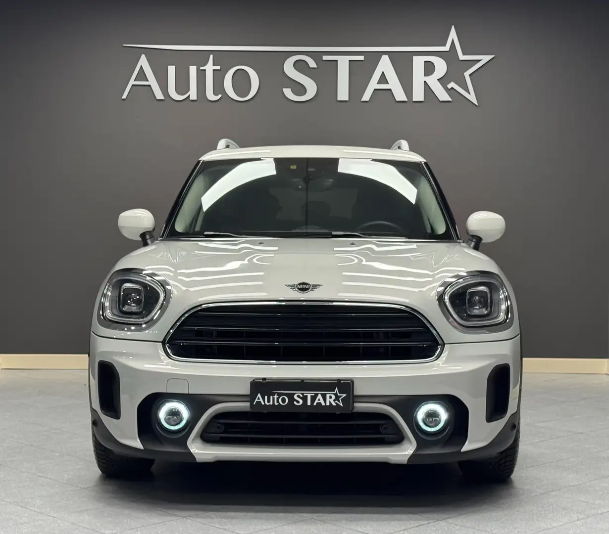 MINI Cooper Countryman Mini Countryman 1.5 Essential GARANZIA MINI 08/26 Bílá - 2