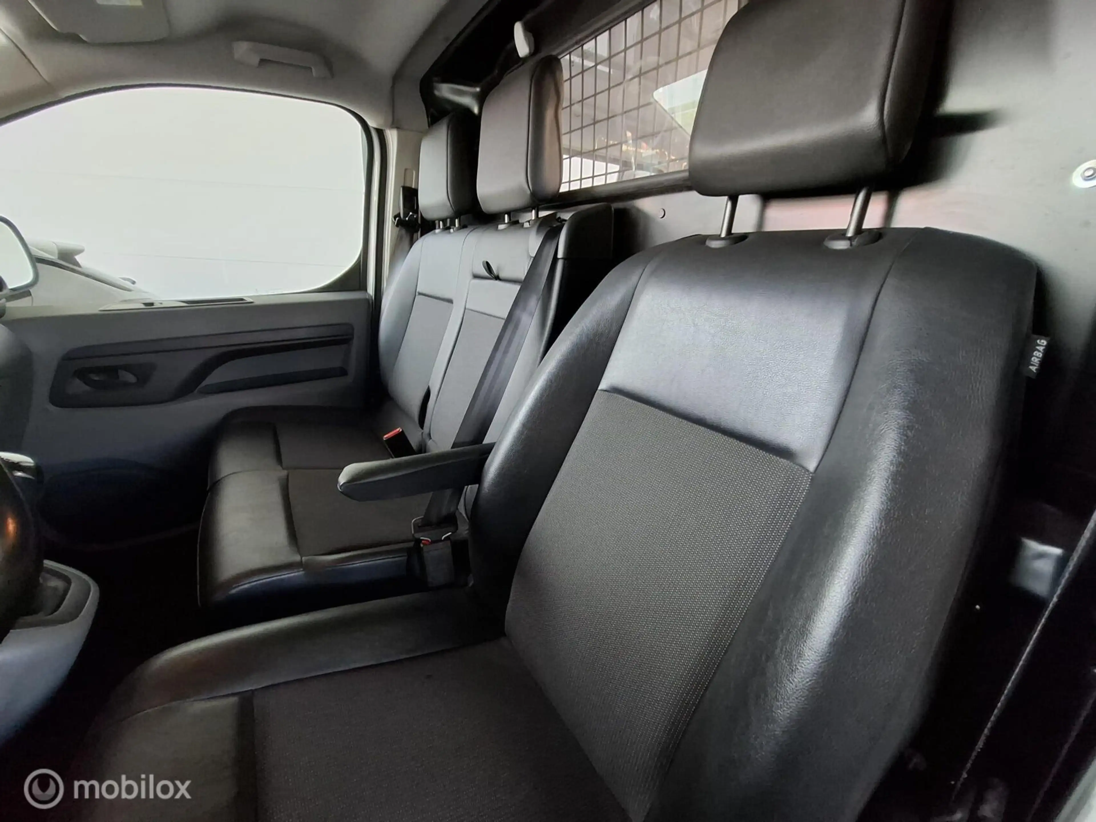 Peugeot Expert Bestel 2.0 BlueHDI 120 Standard Premium — photo 4
