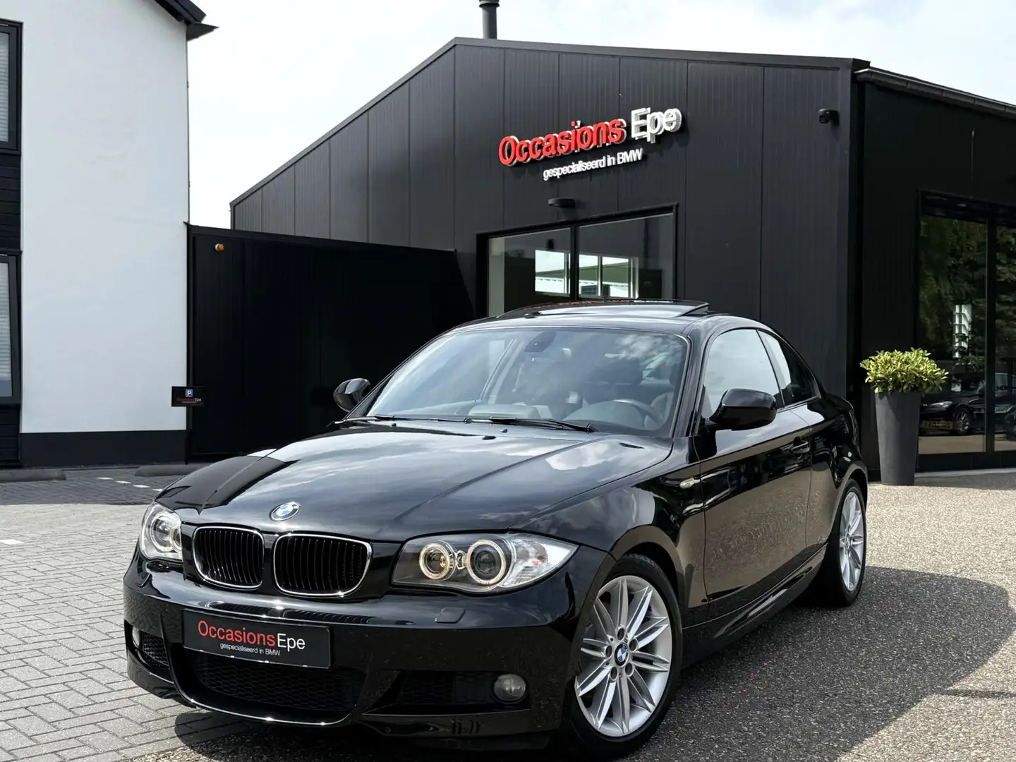 BMW 125 1-Serie Coupé 125i M-Sport 3.0i 1e eigenaar E82 Black - 1