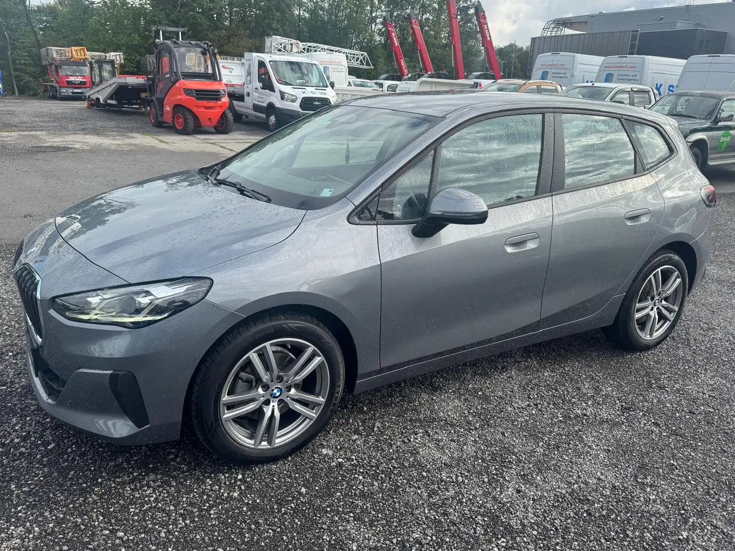 BMW 218 218d Active Tourer Aut. Grau - 1