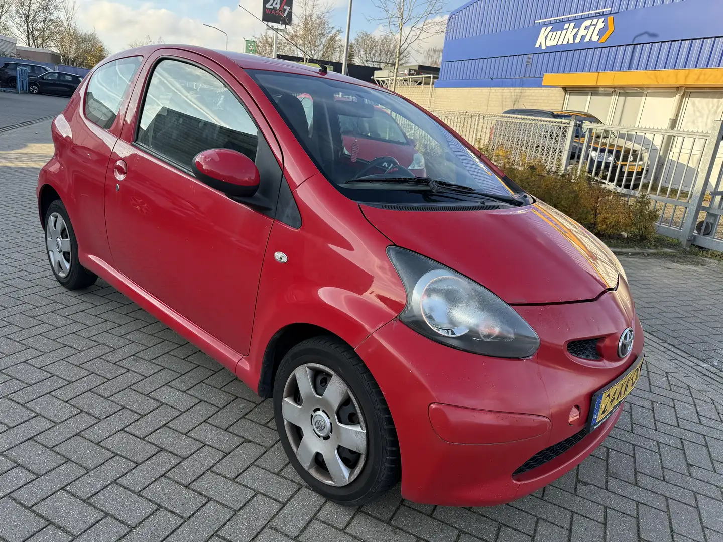 Toyota Aygo 1.0-12V | APK Dec 2026 | Stuurbekrachtiging | NAP Rood - 1