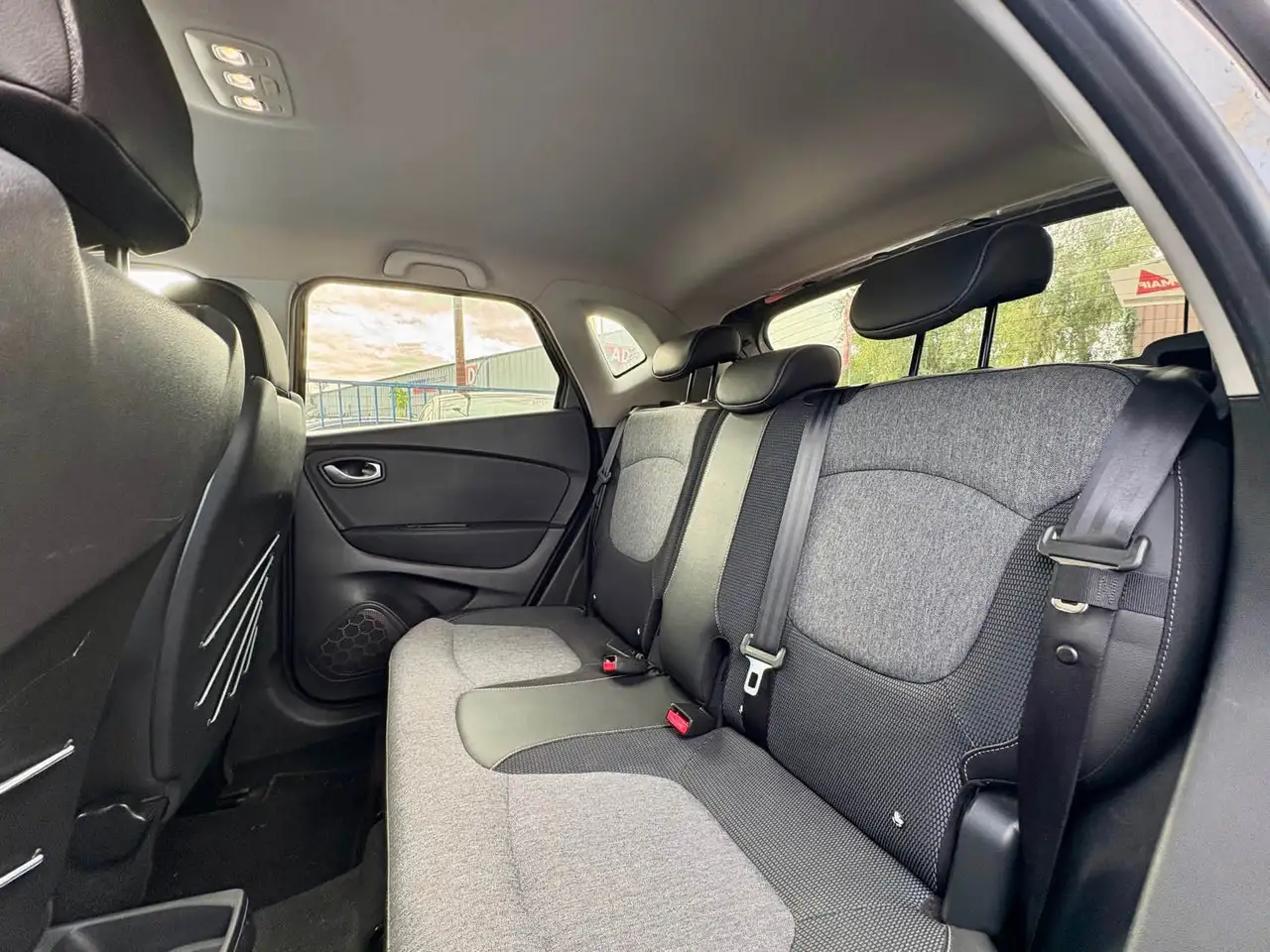 Renault Captur — photo 9