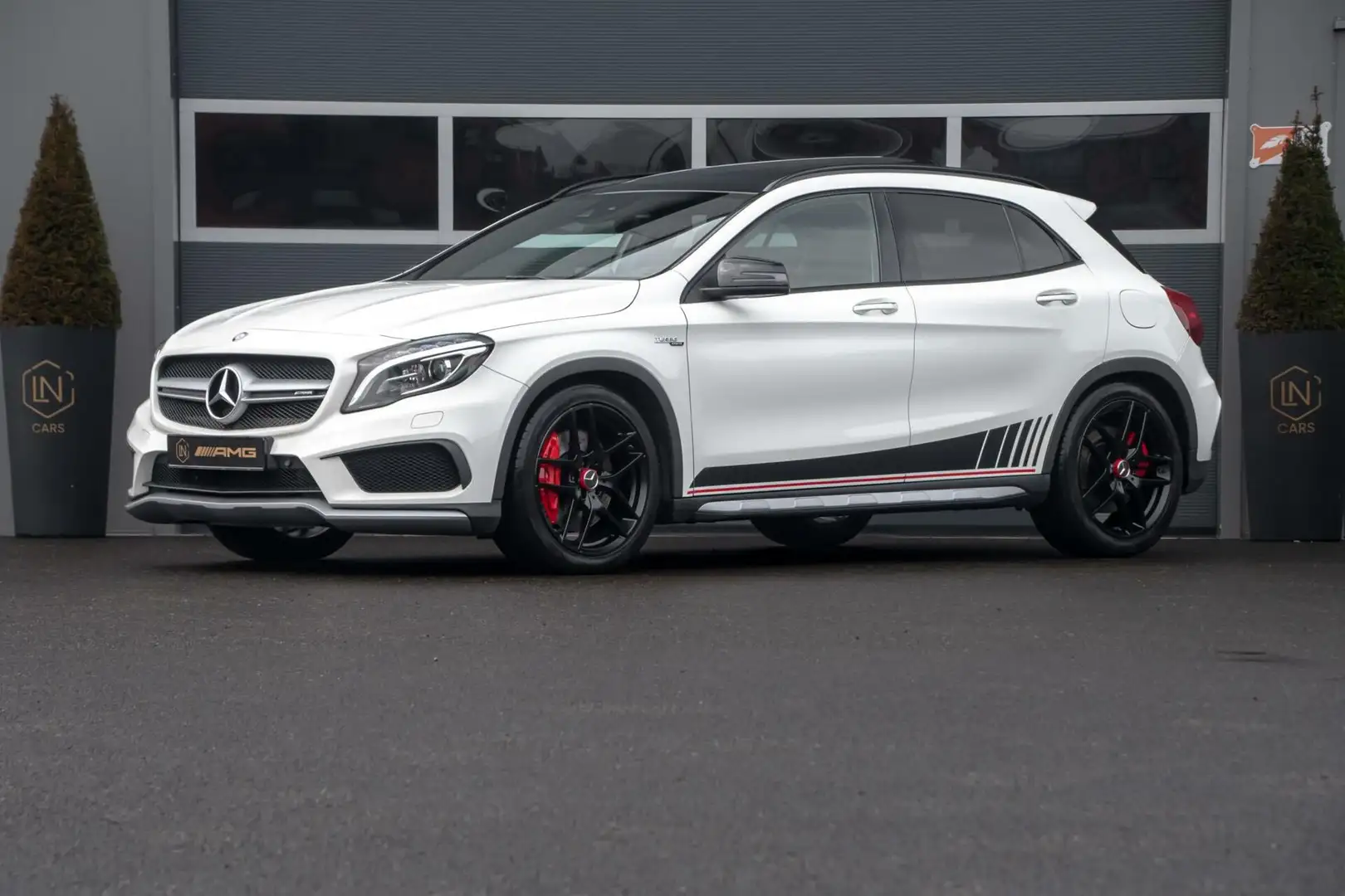 Mercedes-Benz GLA 45 AMG 4Matic Edition 1 | PANO | Carplay Wit - 1