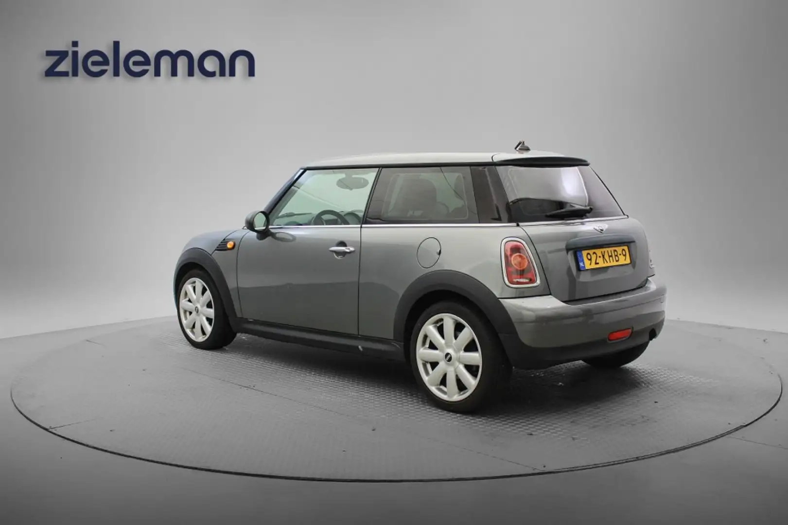 MINI Cooper 1.4 Business One Line - Airco, Cruise Grau - 2