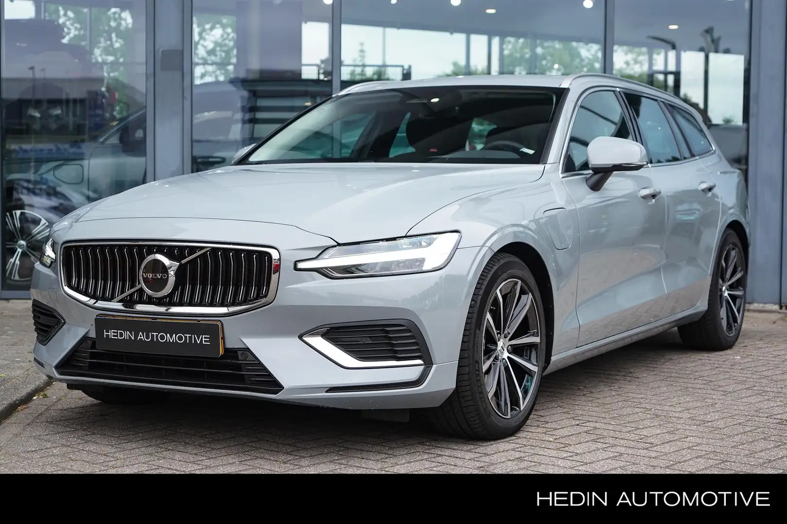 Volvo V60 2.0 T6 Plug-in hybrid AWD Essential Edition | Long Grigio - 1