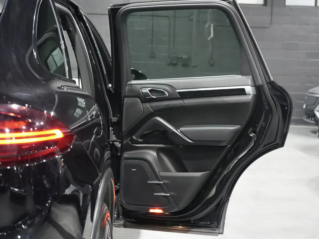 Porsche Cayenne снимка Porsche Cayenne