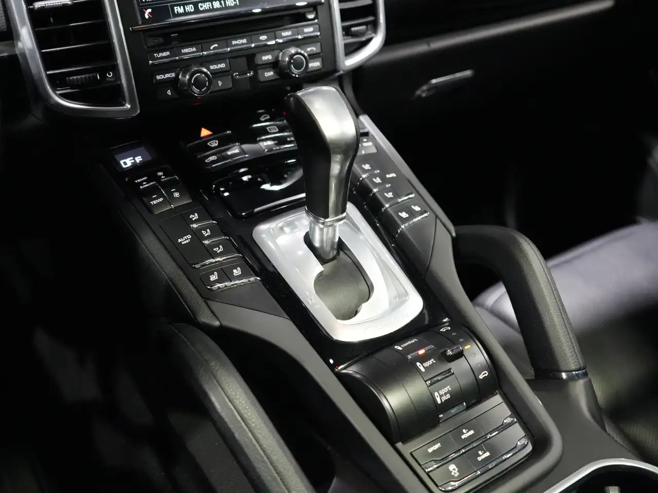 Porsche Cayenne снимка Porsche Cayenne