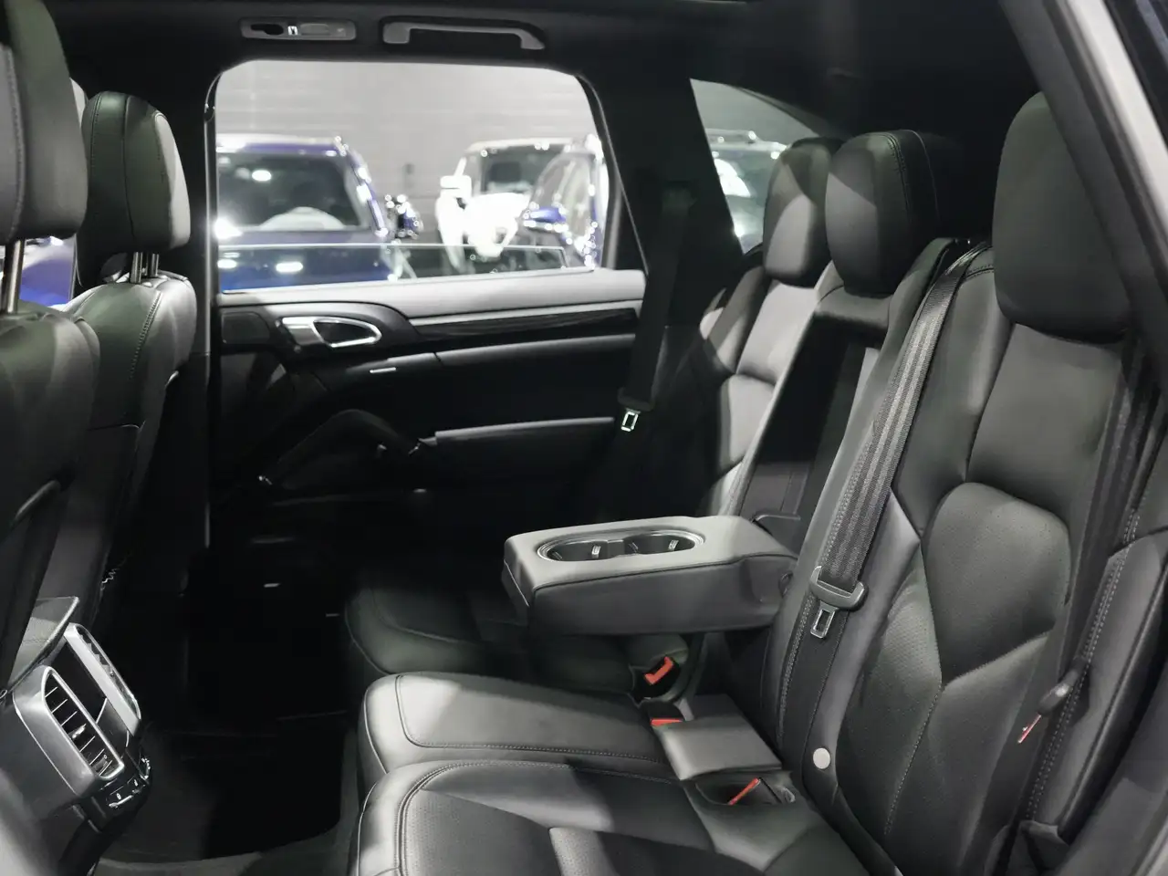 Porsche Cayenne снимка Porsche Cayenne