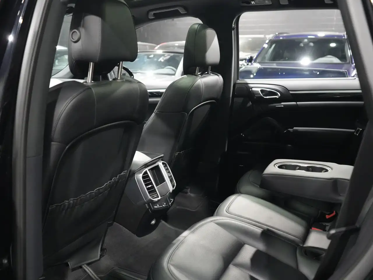 Porsche Cayenne снимка Porsche Cayenne