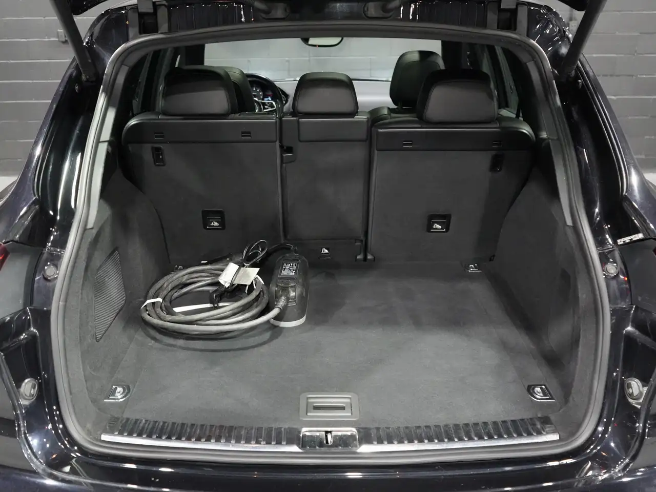 Porsche Cayenne снимка Porsche Cayenne